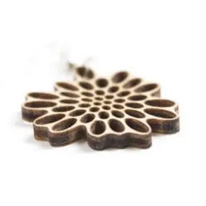 Houten oorbellen - lasergesneden oorbellen / lasercut earrings