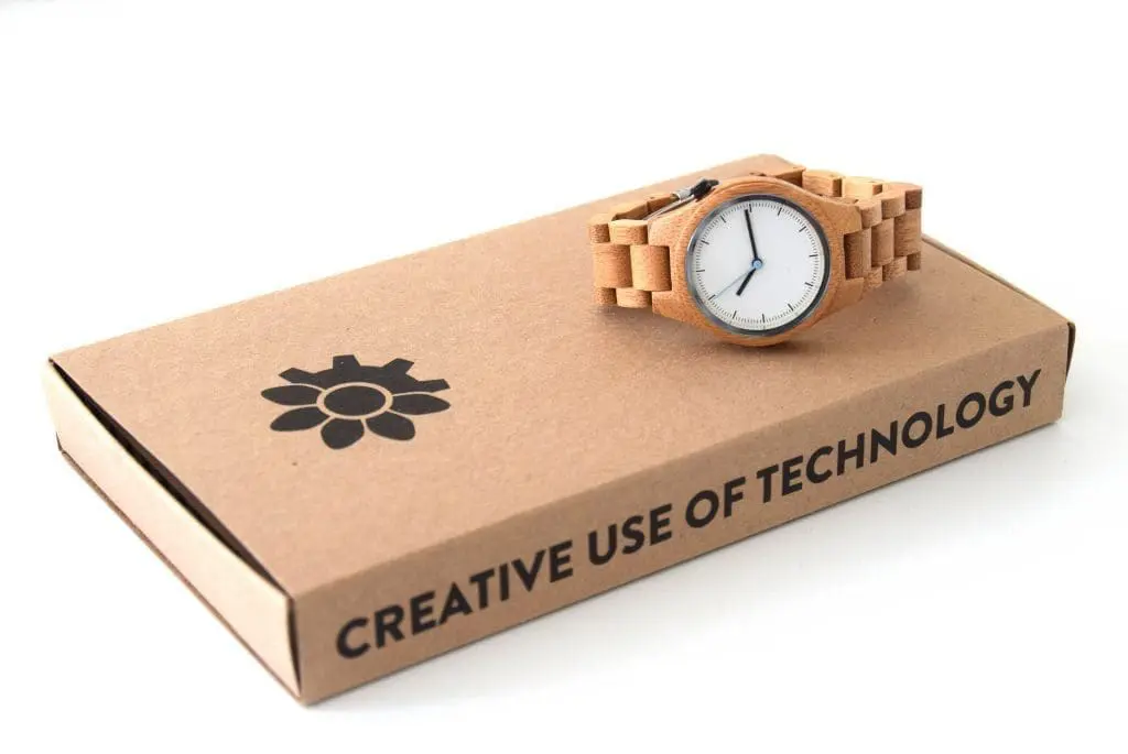 Wooden watch with personal engraving - Image 4