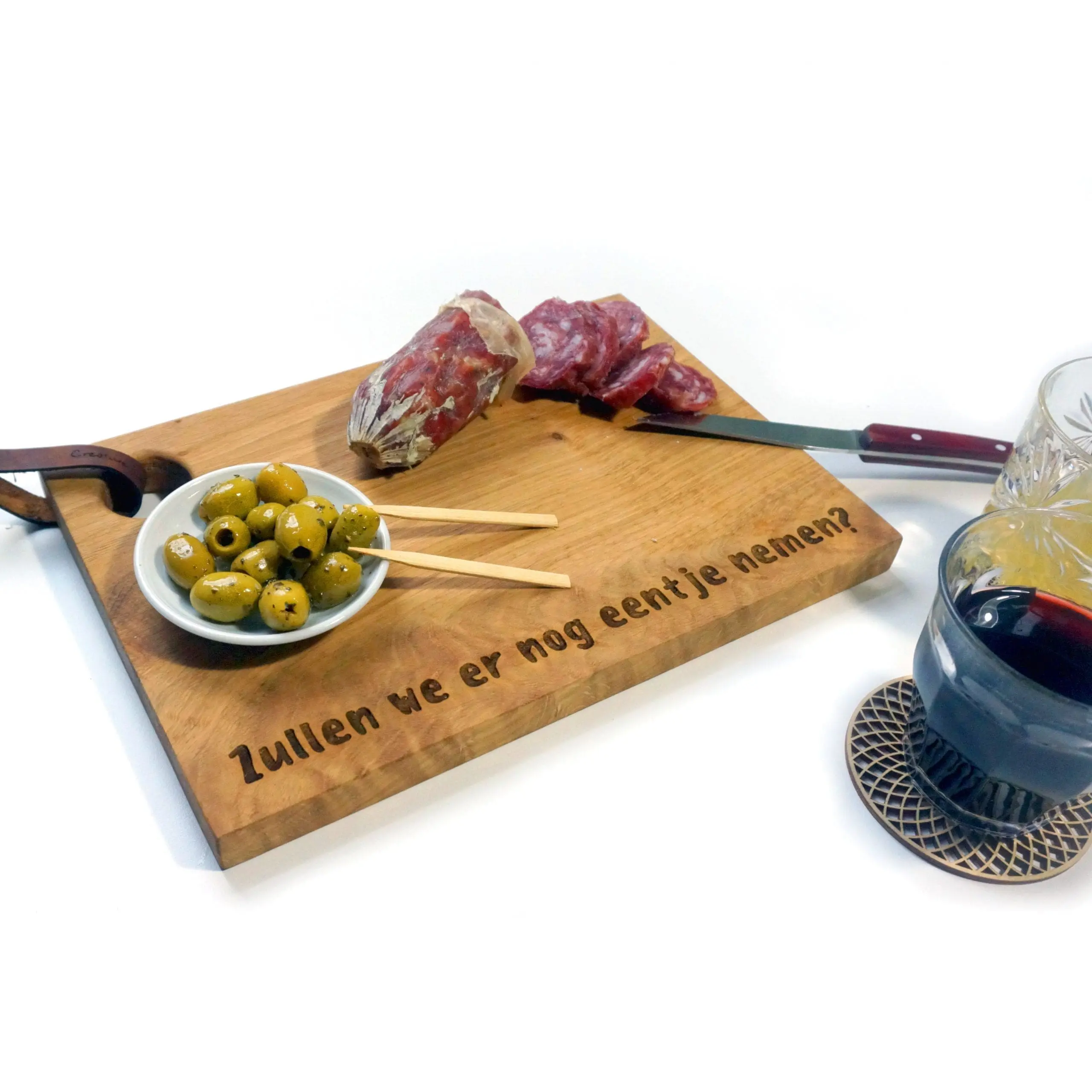 Gravez le plan de découpe de la planche à boissons avec votre propre design