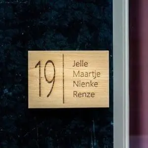 numéro de maison en bois