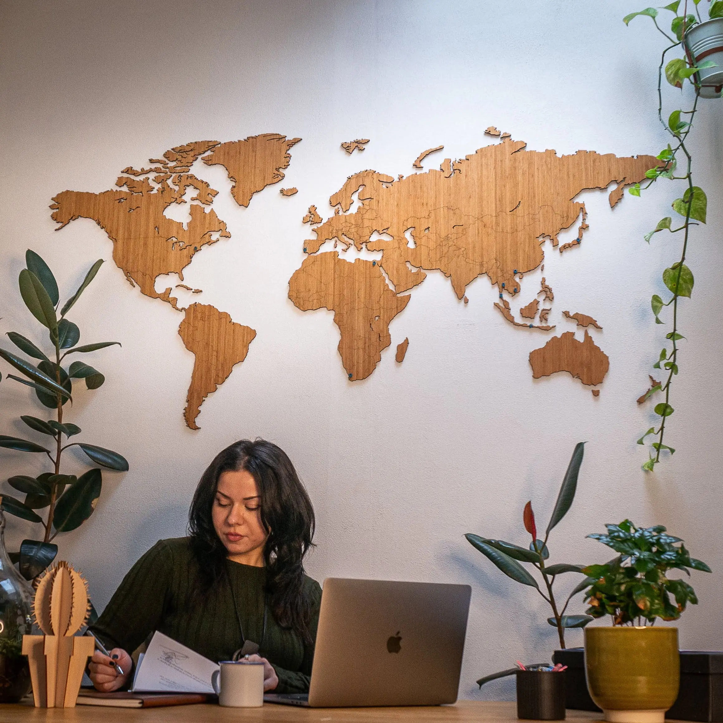 Wereldkaart van hout