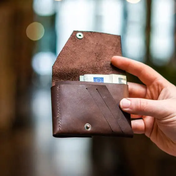 Leren portemonnee met tekst