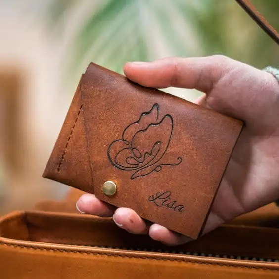 Leren portemonnee met tekst