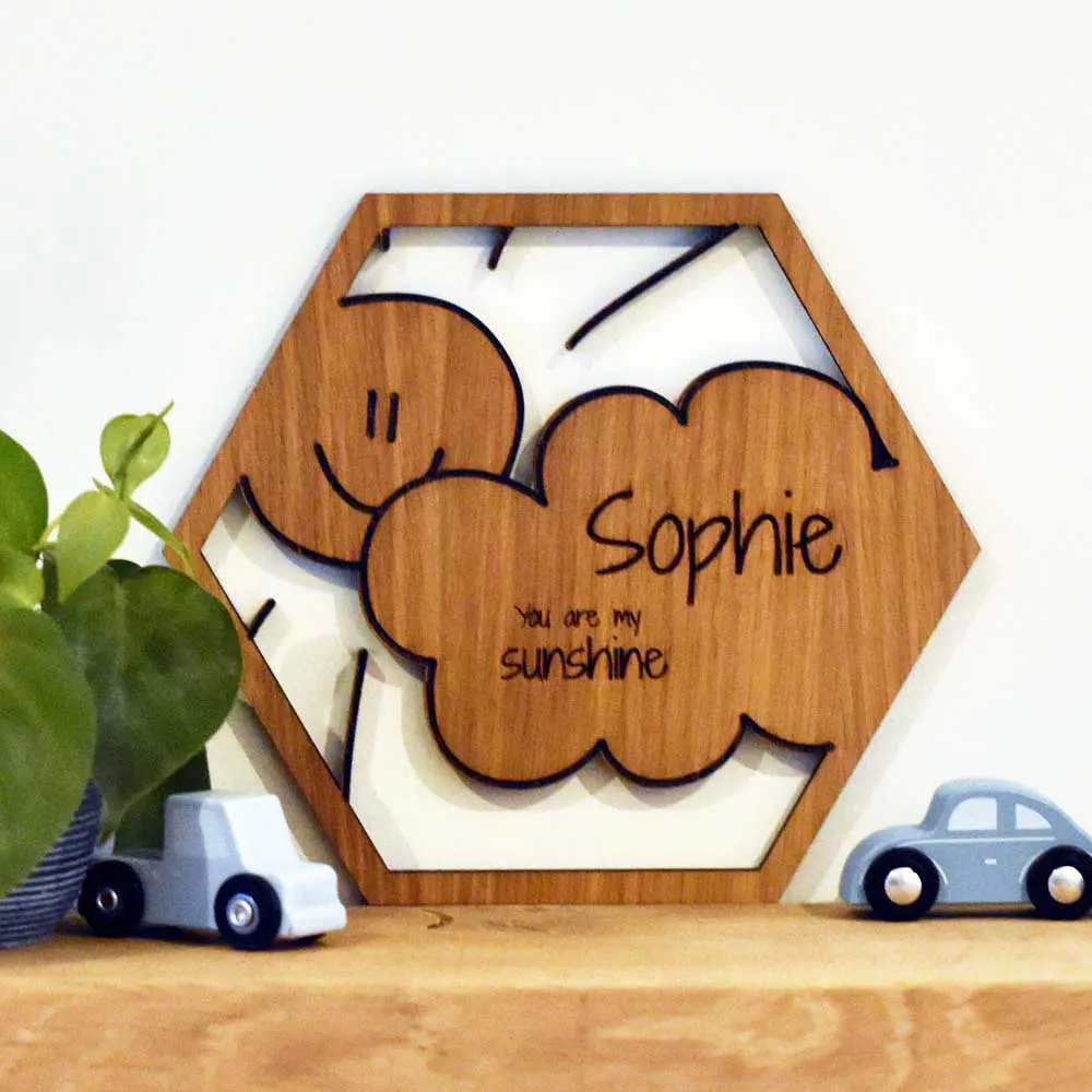 Houten wanddecoratie kinderkamer hexagon 6 hoek wolk met zon eigen naam