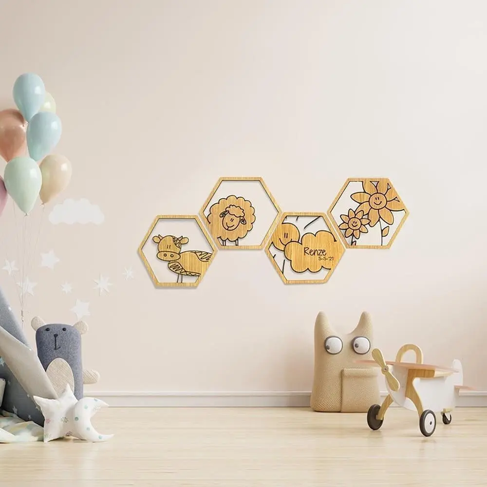 Houten wanddecoratie kinderkamer hexagon wolk koe schaap bloemen gepersonaliseerd