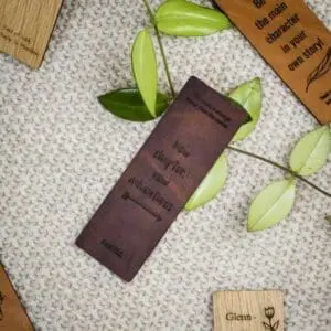 Boekenlegger leer hout maak je eigen ontwerp