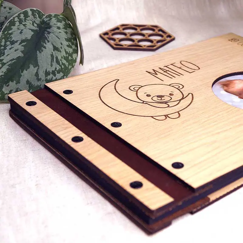 Houten fotoboek fotoalbum kind babyfoto's kraamcadeau