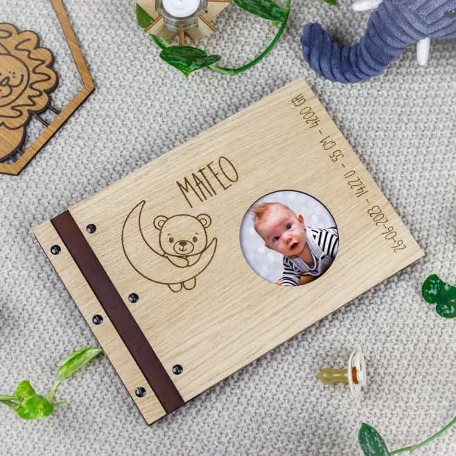 Houten fotoboek fotoalbum kind babyfoto's kraamcadeau