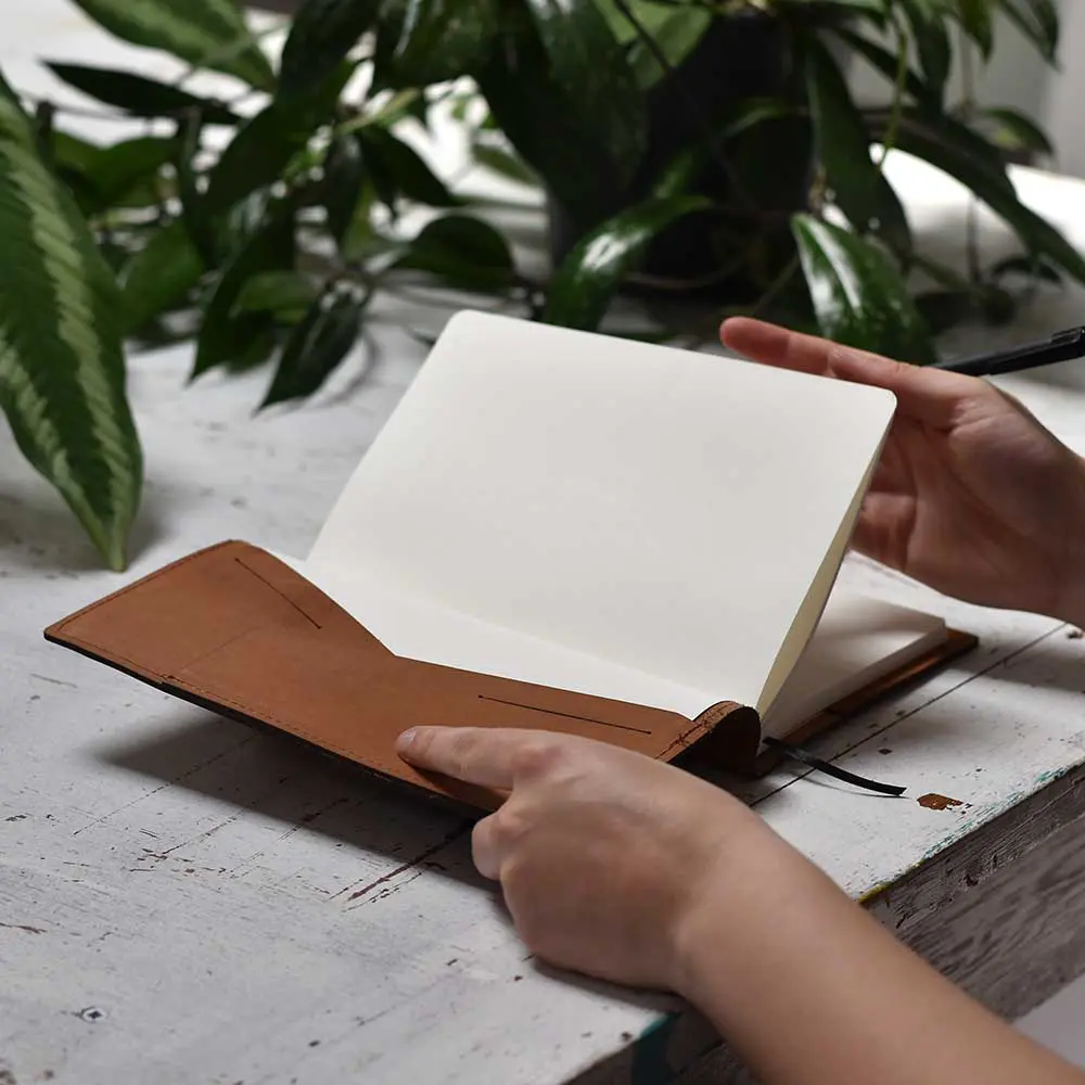 Notitieboek leer hervulbaar A5 cognac gepersonaliseerd eigen gravering