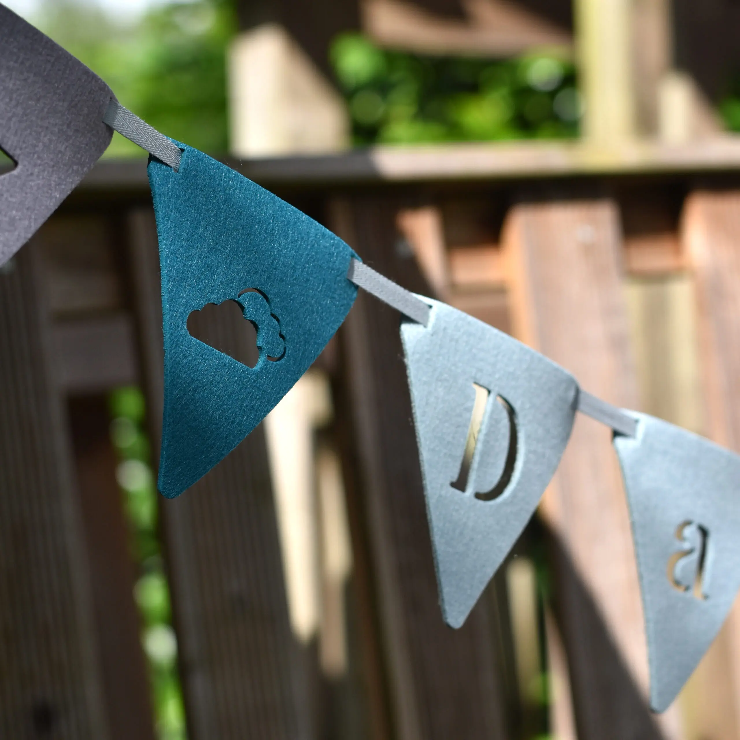Verjaardagsslinger met naam vlaggetjes vilt Groen eigen naam