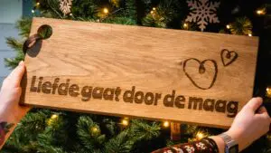 Borrelplank met logo