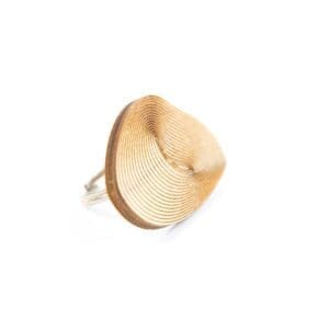 Lasergesneden ring van kurk, hout, leer / Laser cut ring made of cork, leather, wood