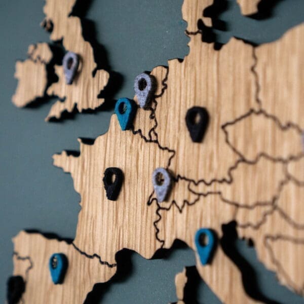 Place markers world map - push pins