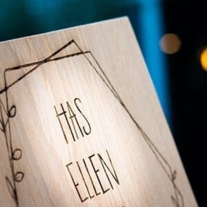 Naambord huisnummer van hout - gepersonaliseerd huisnummerbord - Maak je eigen ontwerp