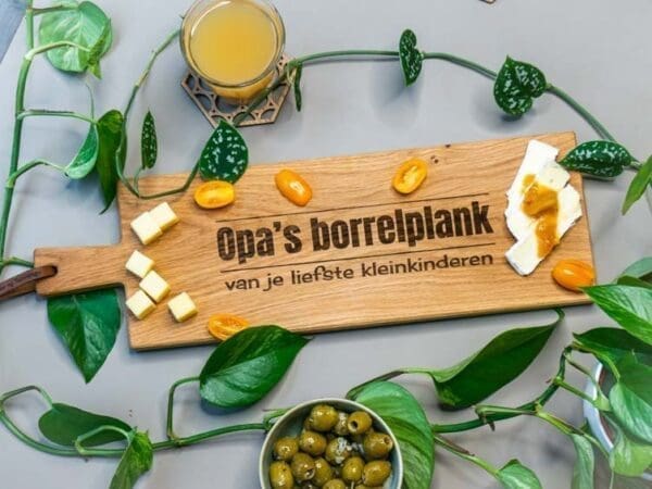 Personalisieren Sie die Holzschneidebrettgravur