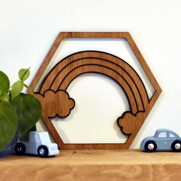 Houten wanddecoratie kinderkamer hexagon 6 hoekregenboog