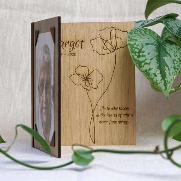 Houten fotolijst gepersonalisserd eigen ontwerp babyfoto kraamcadeau kraambezoek