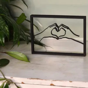 Floating Frames Houten lijstje transparant lijnen handen hartje