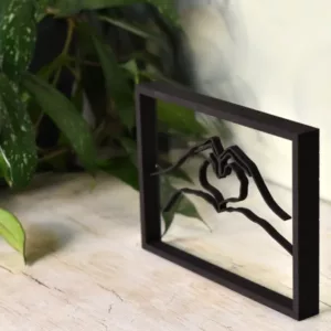 Floating Frames Houten lijstje transparant lijnen handen hartje