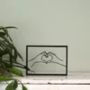 Floating Frames Houten lijstje transparant lijnen handen hartje