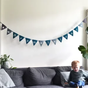 Verjaardagsslinger met naam vlaggetjes vilt Blauw eigen naam