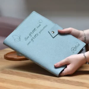 Vilten hervulbaar notitieboek A4 Groen met persoonlijke gravering