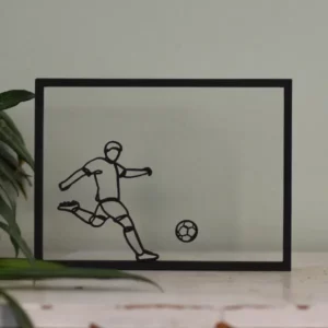 Uniek houten kunstwerk met een voetballer – modern interieuraccent