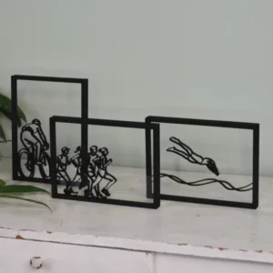 Uniek houten kunstwerk met hardlopers – modern interieuraccent