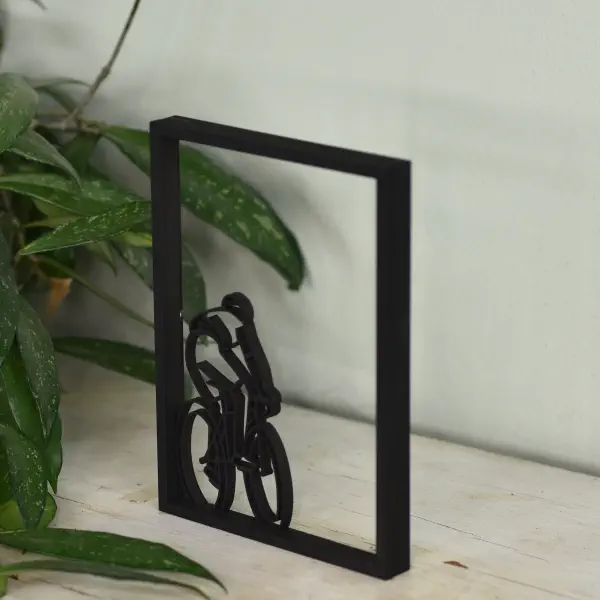 Uniek houten floating frame met wielrenner – modern interieuraccent