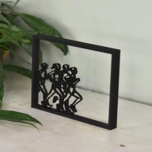 Uniek houten kunstwerk met hardlopers – modern interieuraccent