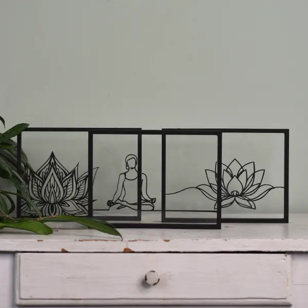 Uniek houten kunstwerk met een lotus en vloeiende lijnen – harmonieus interieuraccent