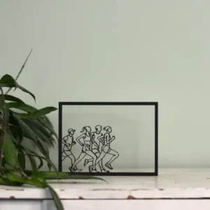 Houten floating frame met minimalistische lijntekening van hardlopers