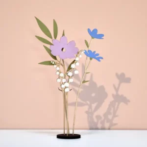 Alternatief voor verse bloemen – houten bloemen set van 4 op zwarte voet