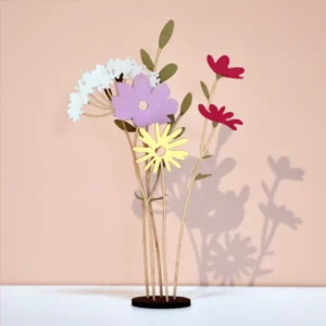 Duurzame bloemen van hout – set van 5 op zwarte voet