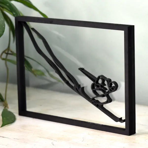 Stijlvolle wintersportdecoratie: skiër in houten frame